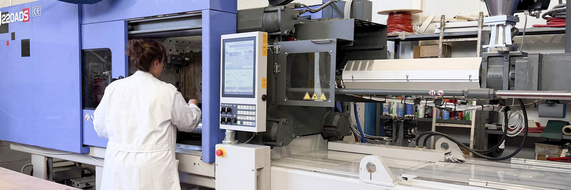 Material termoplastikoen injekzioa makina elektrikoan ikastaro espezializatua